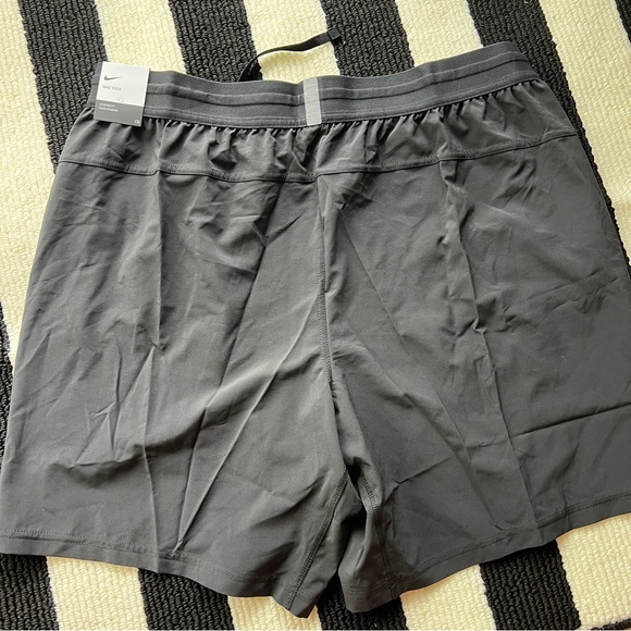 Nike Men's Black Training Athletic Shorts NWT - Picture 6 of 7